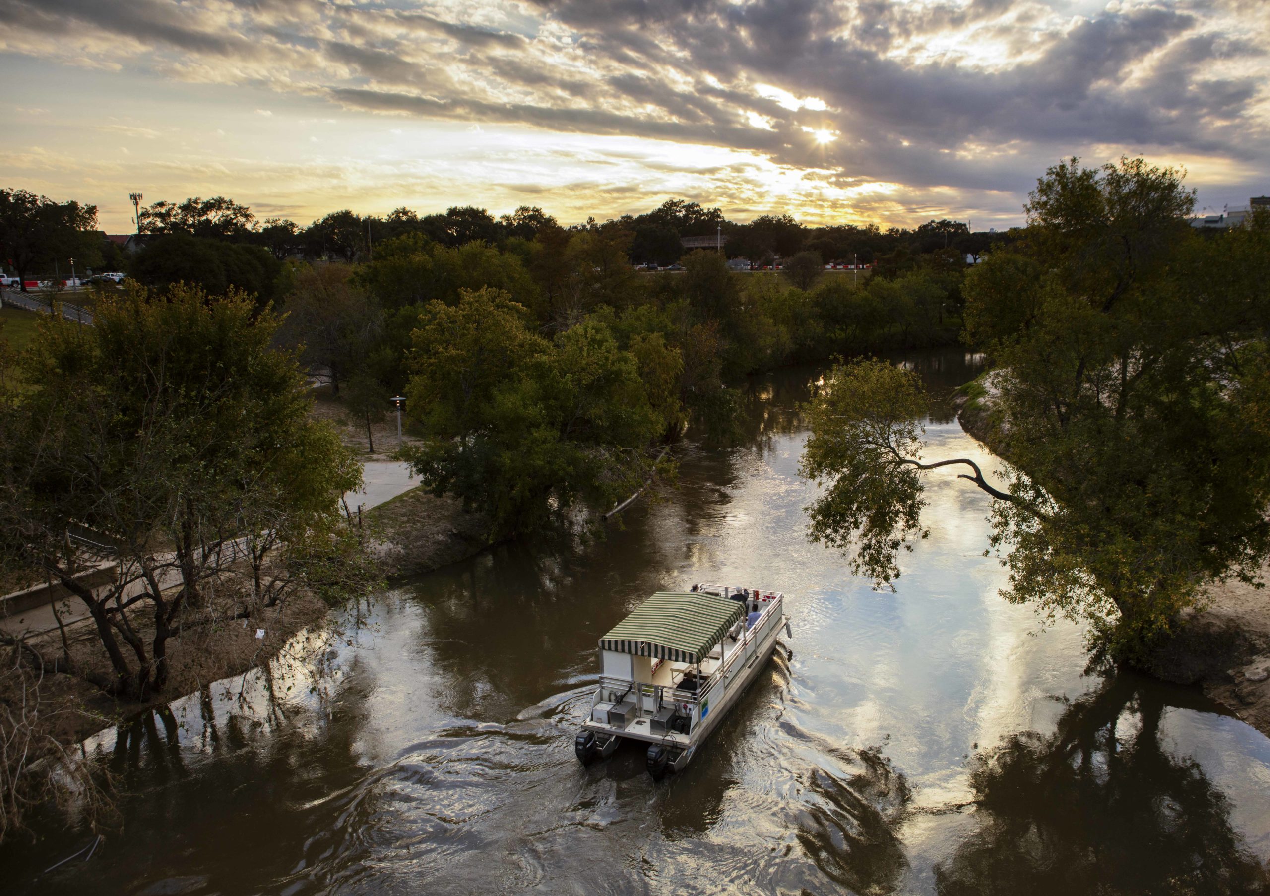 Image CANCELED: Buffalo Bayou Boat Tours (45-minutes)